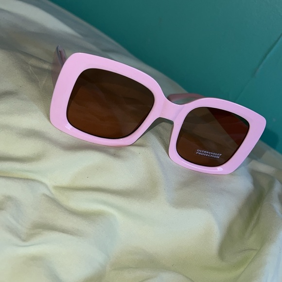 Oversized pink sunglasses - Picture 9 of 10